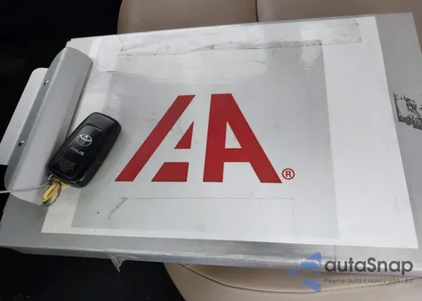 2020 Toyota Prius Xle z USA, uszkodzony, nr VIN JTDKARFU7L3117274